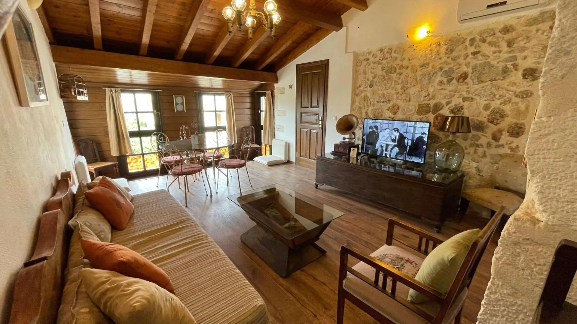 Inn Four Seasons Of Bliss At Sohora Hotel Rethymno